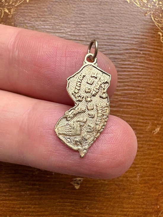 Jewelry - Vintage 14K 585 Yellow Gold New Jersey NJ State Pendant Charm